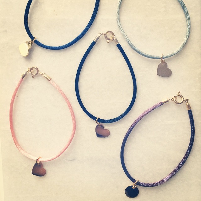 Schenken ist was schönes! #vonhey #vonhey_berlin #weihnachtsgeschenke #diebestengeschenke #armband #armbaender